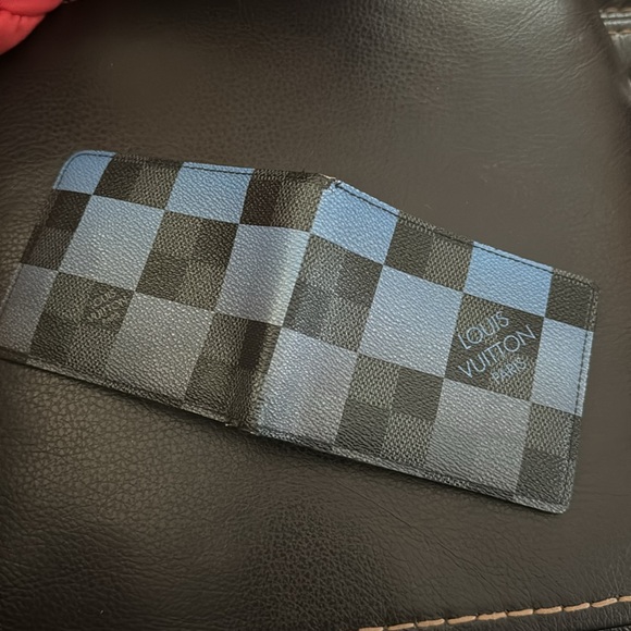 Louis Vuitton wallet - Picture 8 of 10